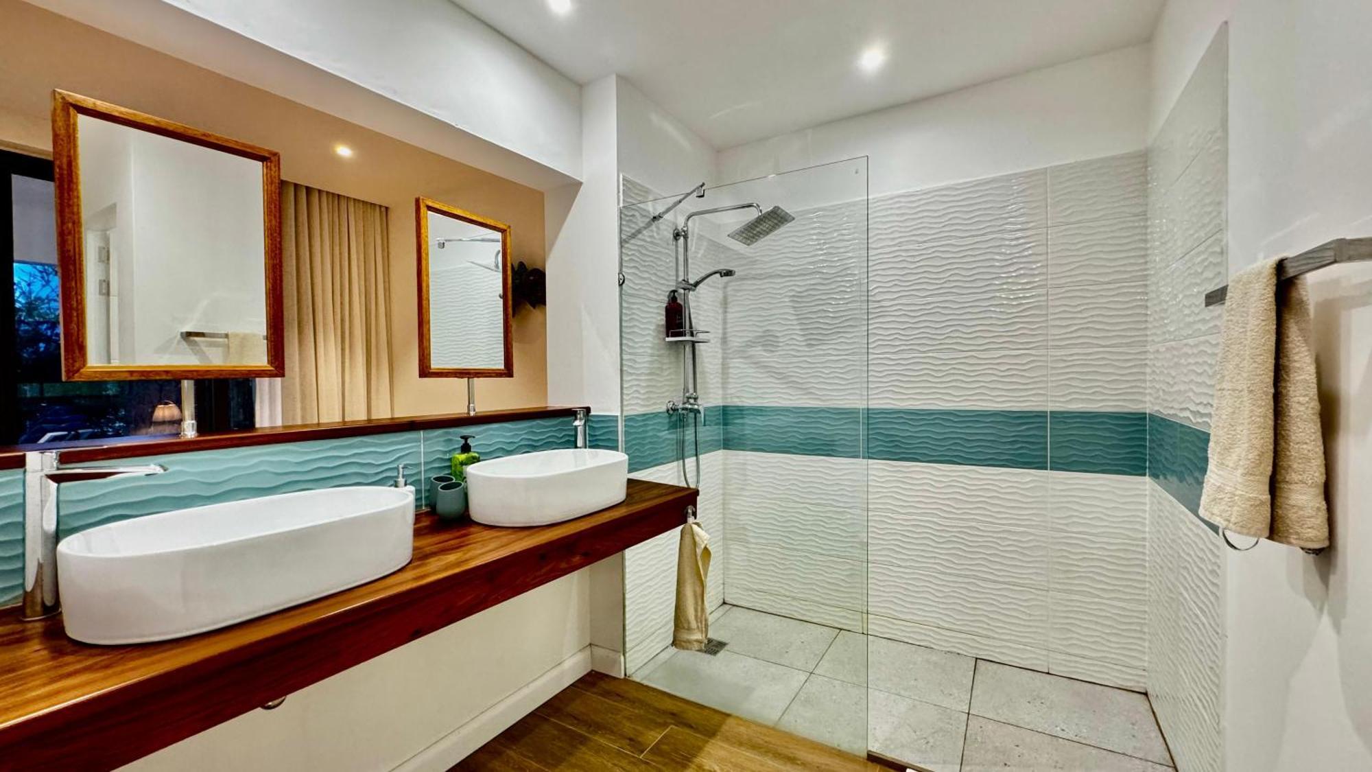 Appartement De Luxe Piscine Et Vue Mer Rivière Noire Exteriér fotografie