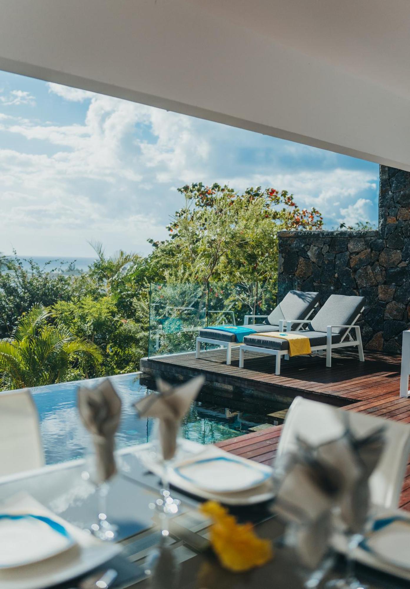 Appartement De Luxe Piscine Et Vue Mer Rivière Noire Exteriér fotografie